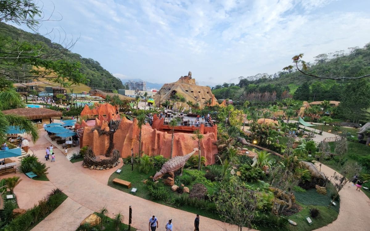 aventura jurássica em balneario camboriú