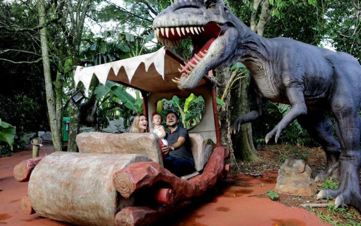 vale dos dinossauros foz do iguaçu