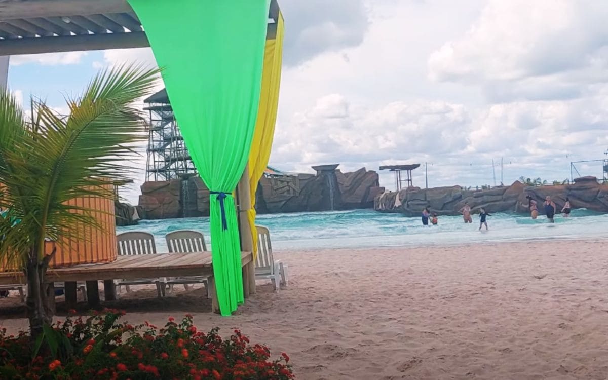 aldeia praia parque: piscina de ondas