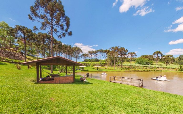 Descubra o Parque Recanto dos Pinheiros Flores da Cunha