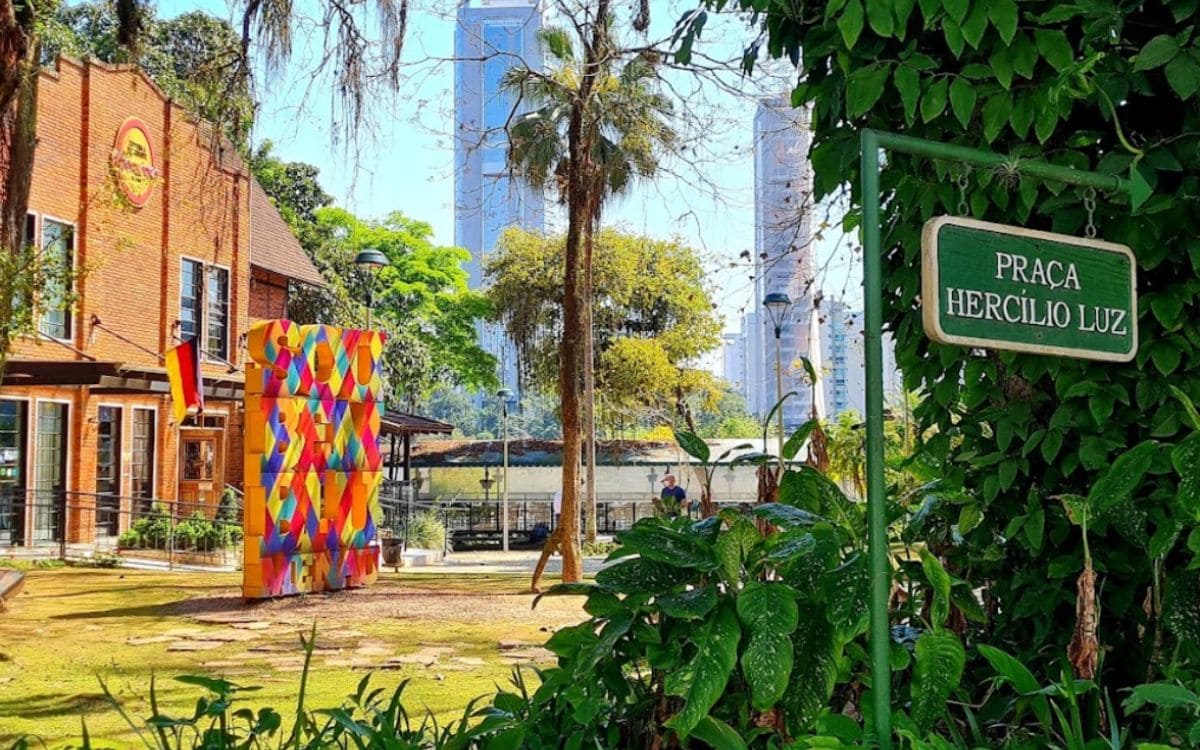 praça hercílio luz em Blumenau