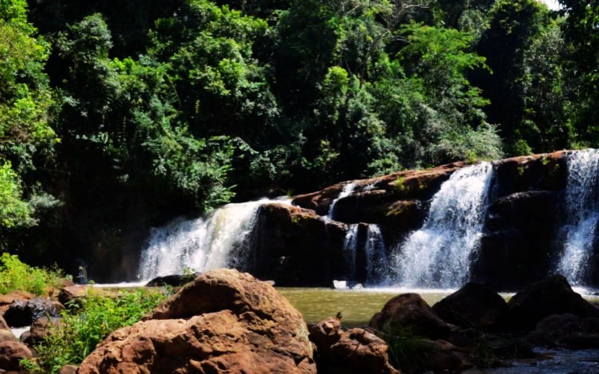 cachoeira no parque estadual lago azul