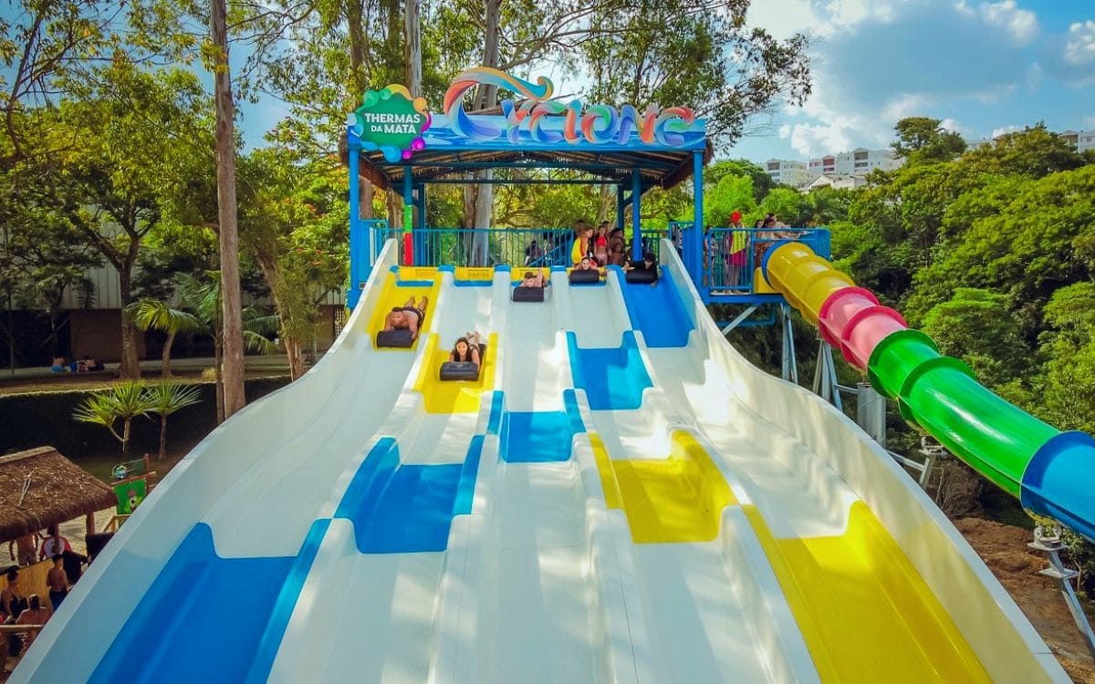 parque aquático thermas da mata: toboágua cyclone