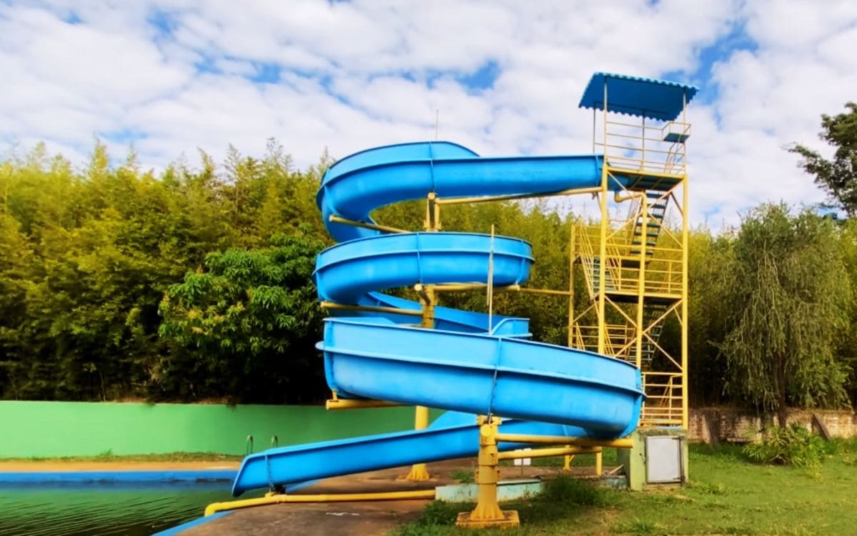 toboágua no parque ecológico municipal maria tuca